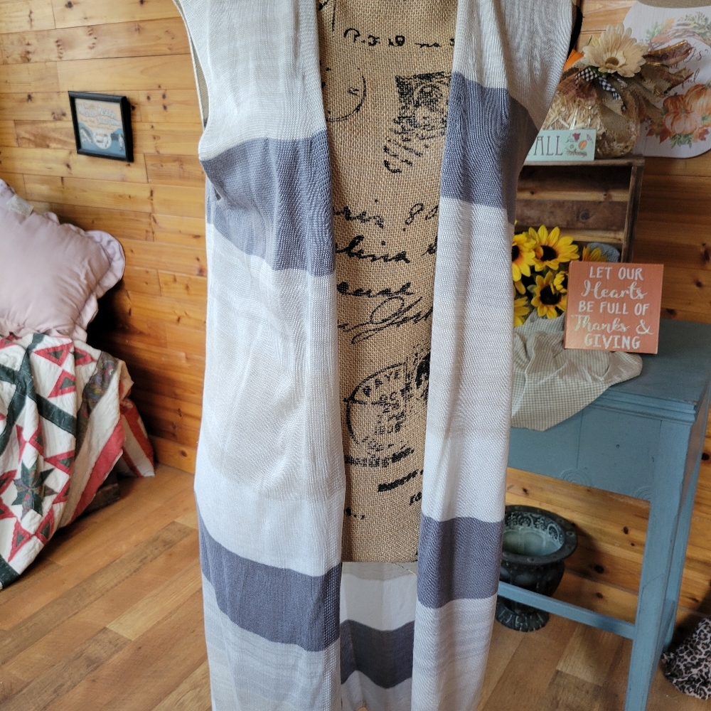 Nwt DEMDACO duster cardigan sz.Medium